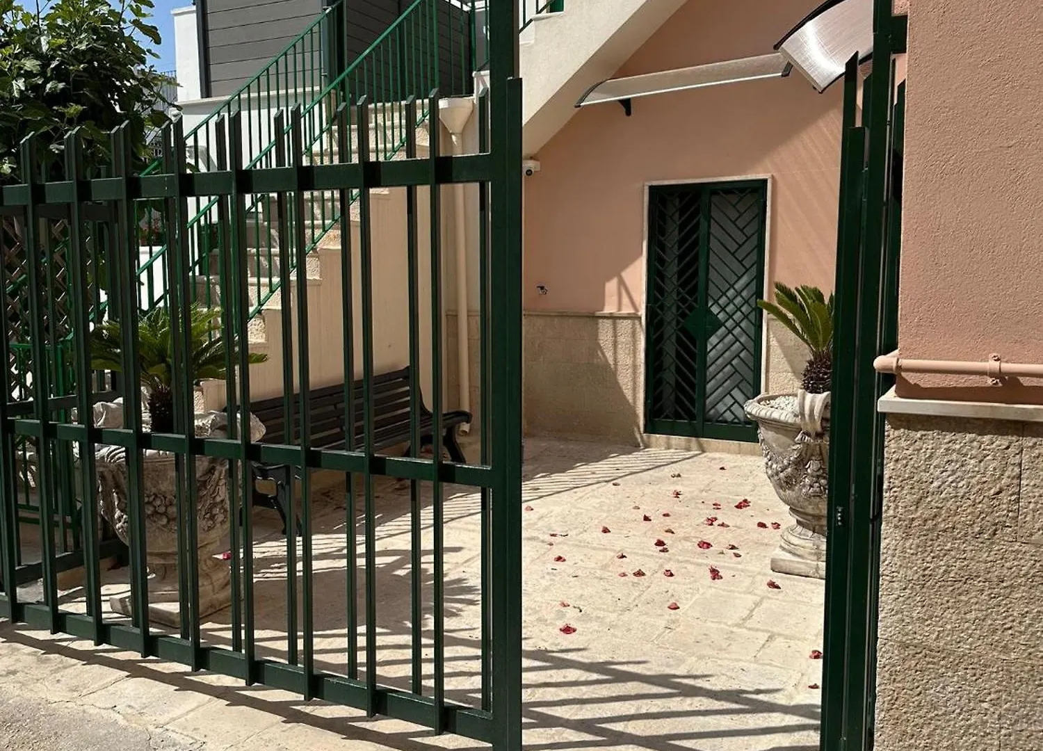 Marea Panzió Bari 0*,  Olaszország